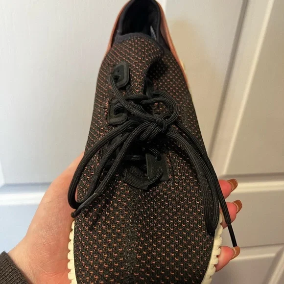 Black and pink Adidas - Picture 5 of 11